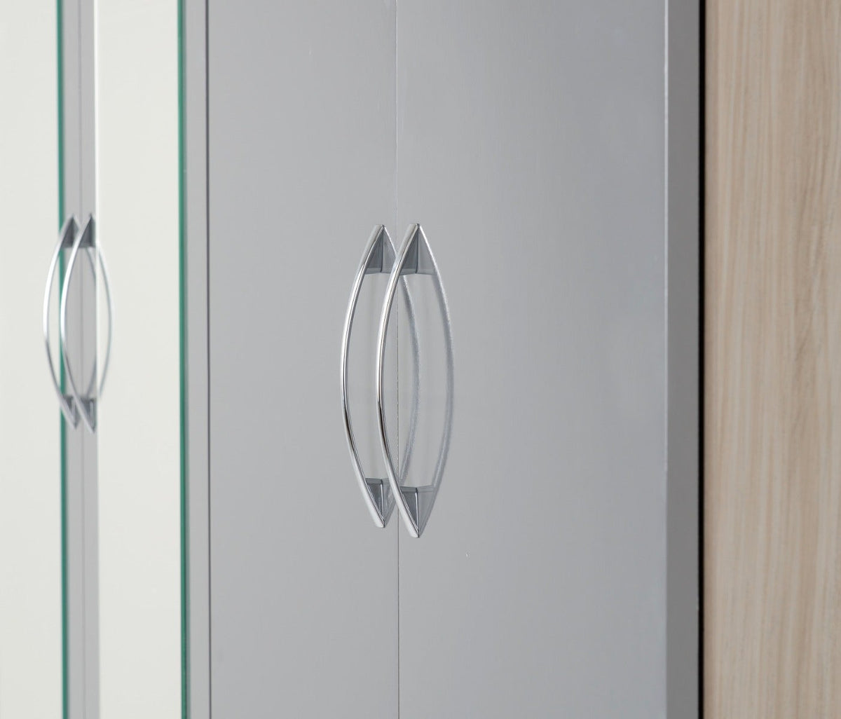 Nevada 4 Door 2 Drawer Wardrobe - Grey Gloss/Light Oak Effect Veneer - view 7