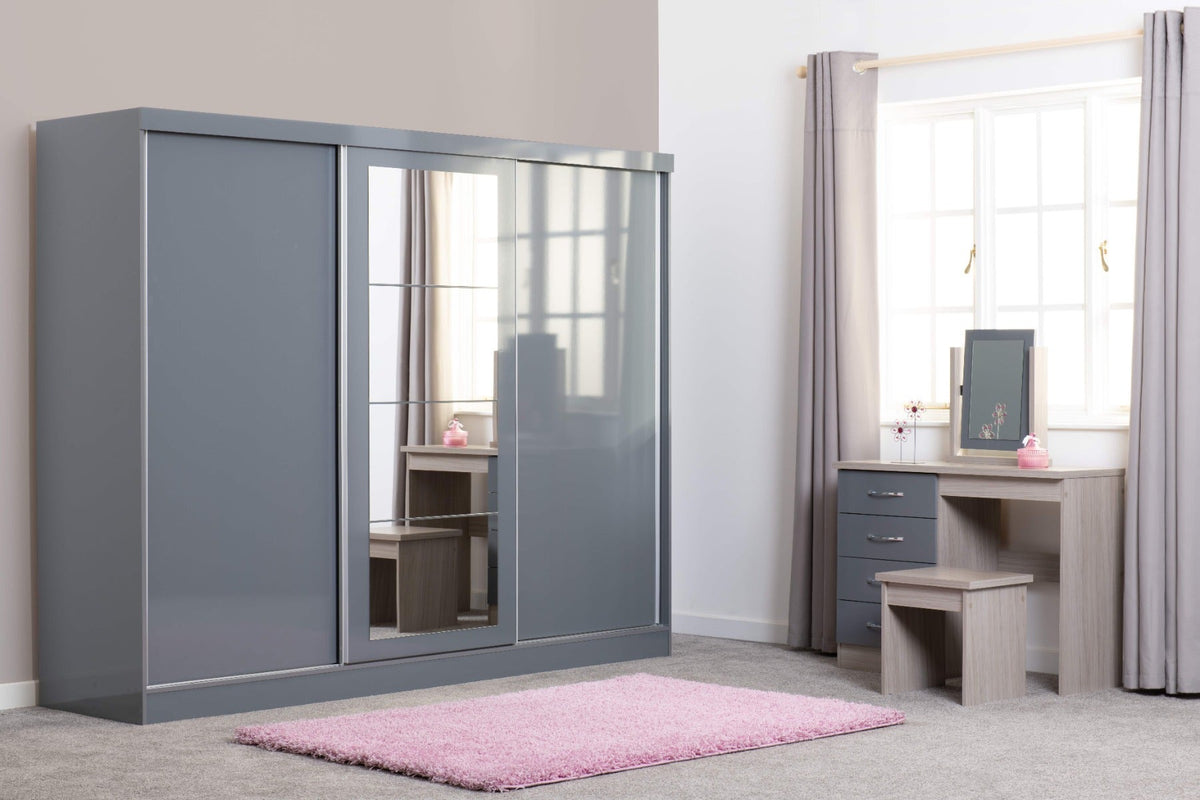 Nevada 3 Door Slider Wardrobe - Grey Gloss - view 13