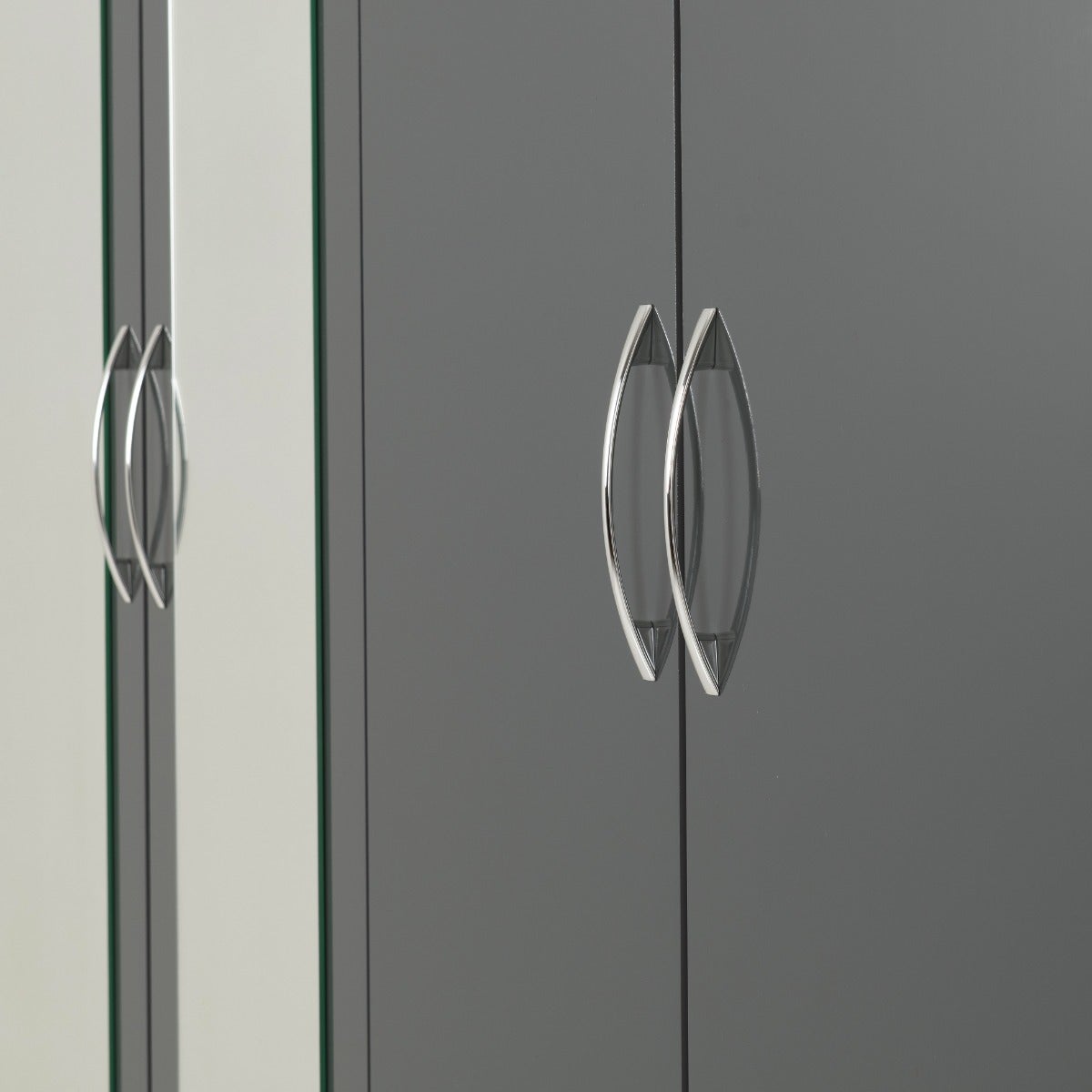 Nevada 4 Door 2 Drawer Wardrobe - Grey Gloss - view 7
