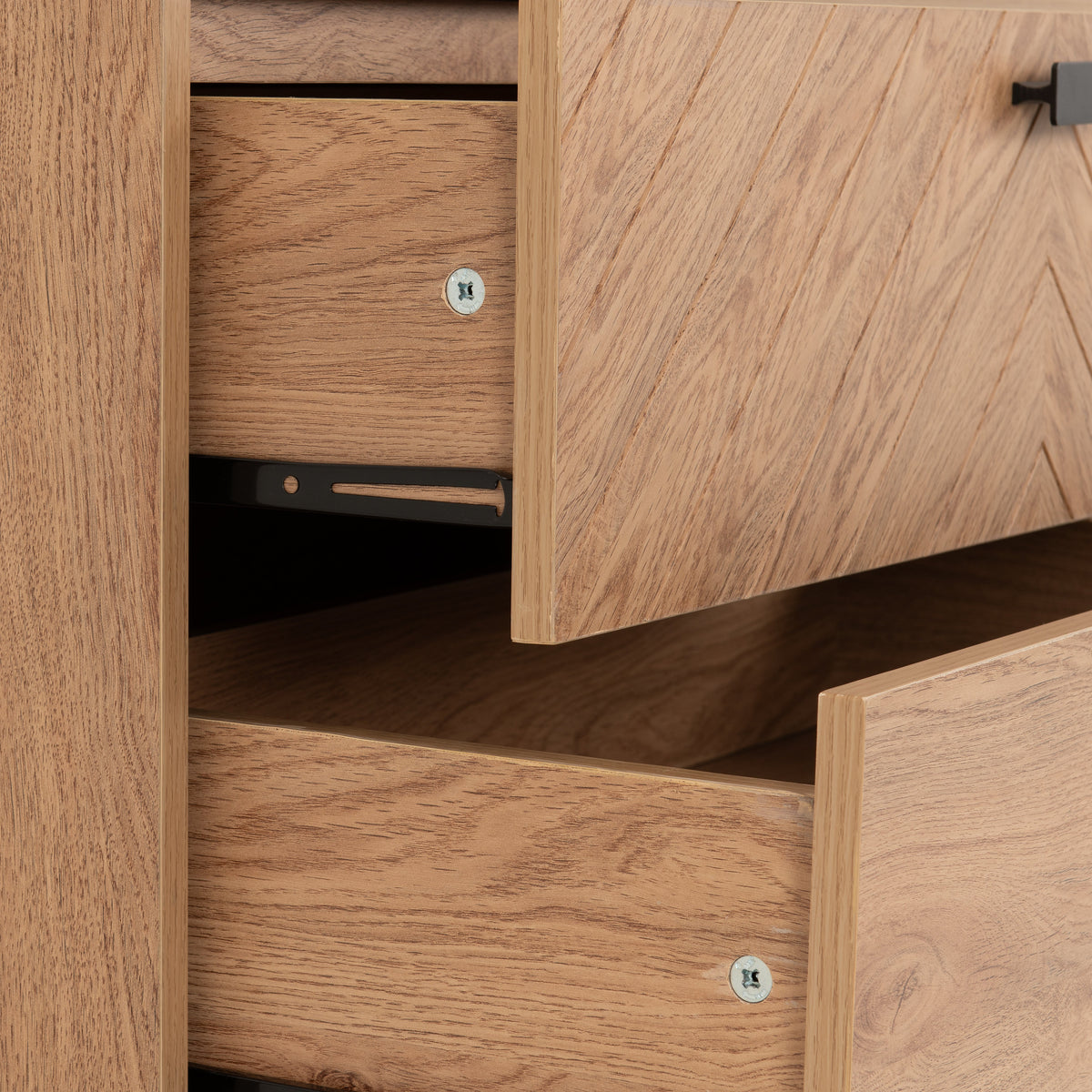 Leon 3 Drawer Chest - Medium Oak Effect - view 6