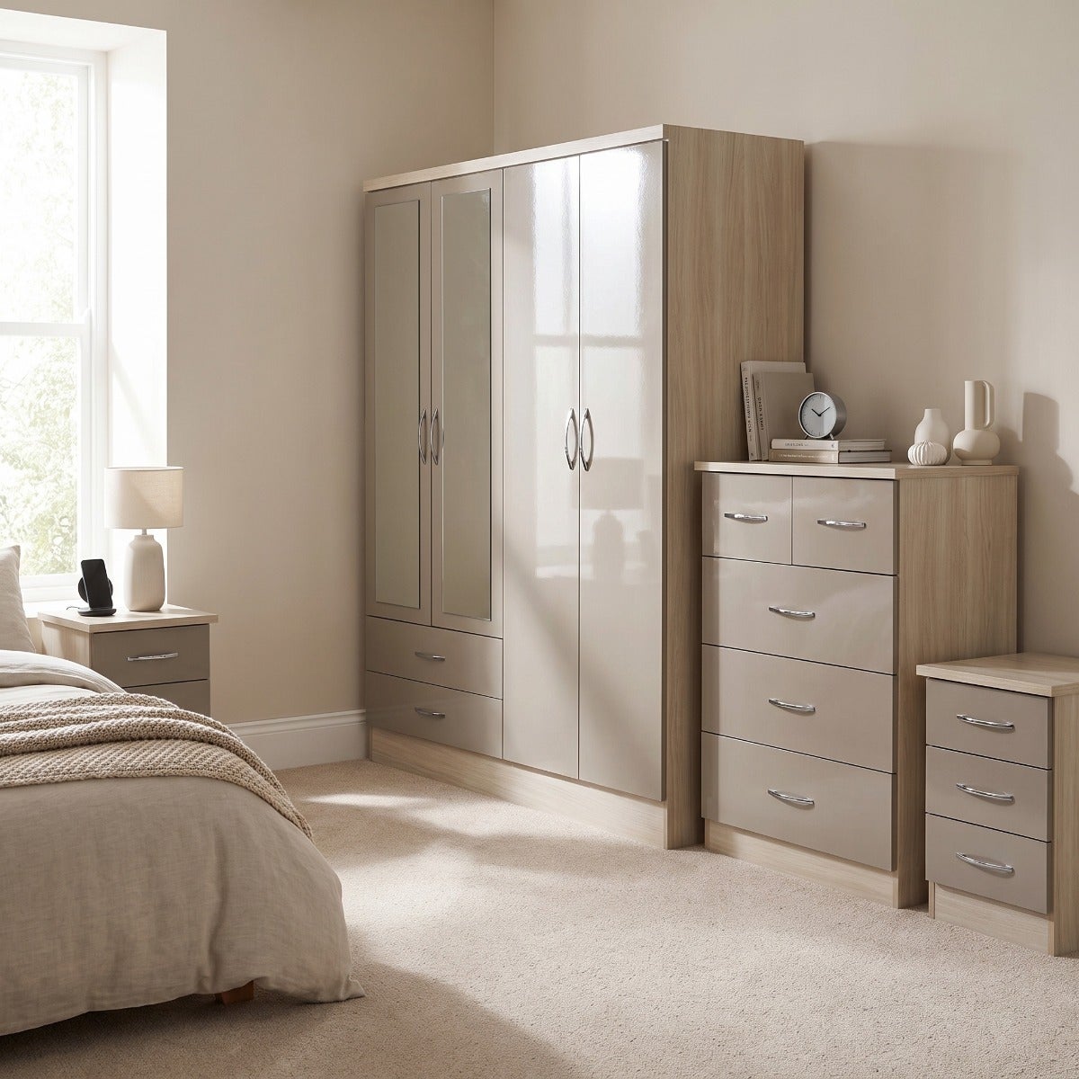 Nevada 4 Door 2 Drawer Wardrobe Bedroom Set - Oyster Gloss/Light Oak Effect Veneer