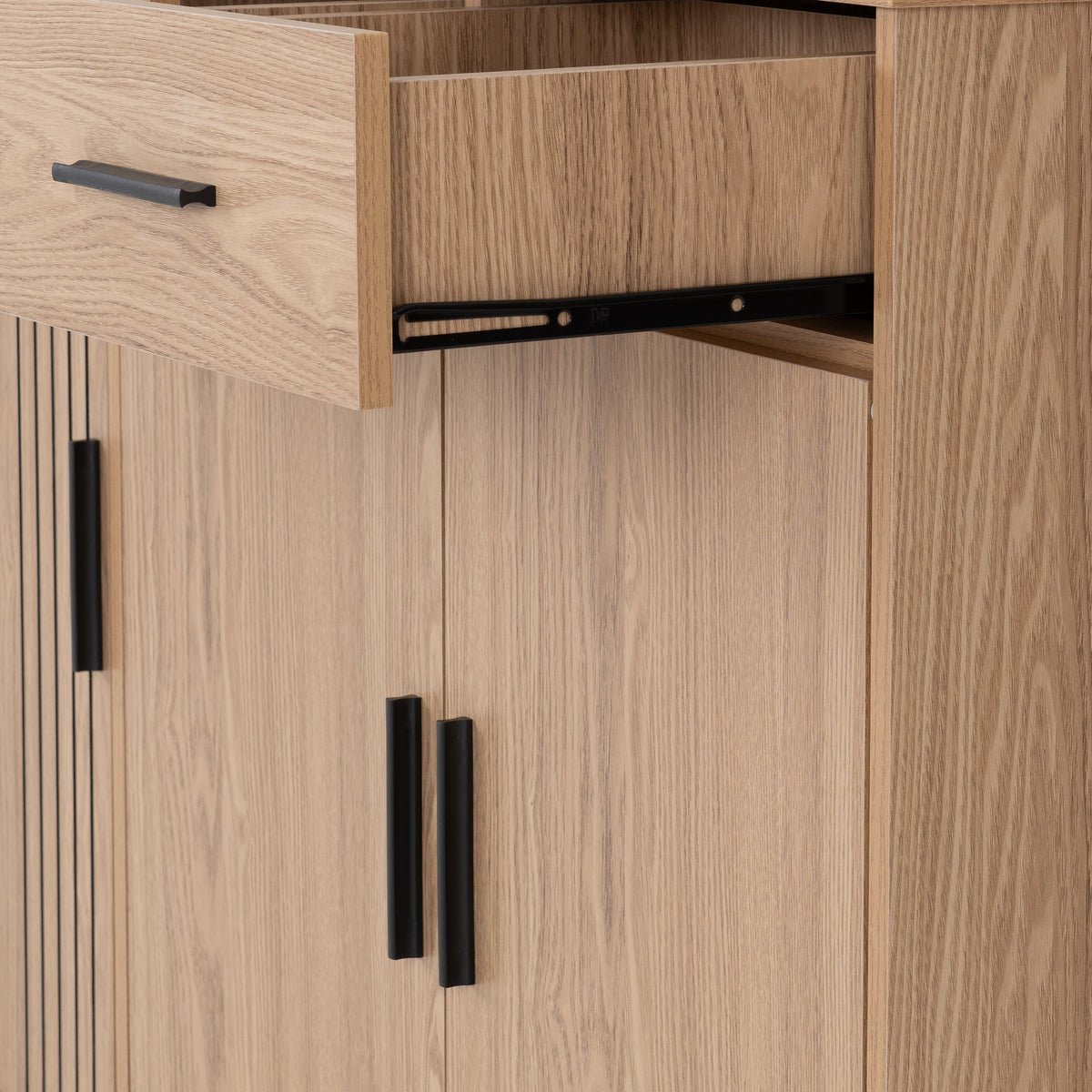 Tessa 3 Door 2 Drawer Sideboard - Natural Oak Effect - view 5