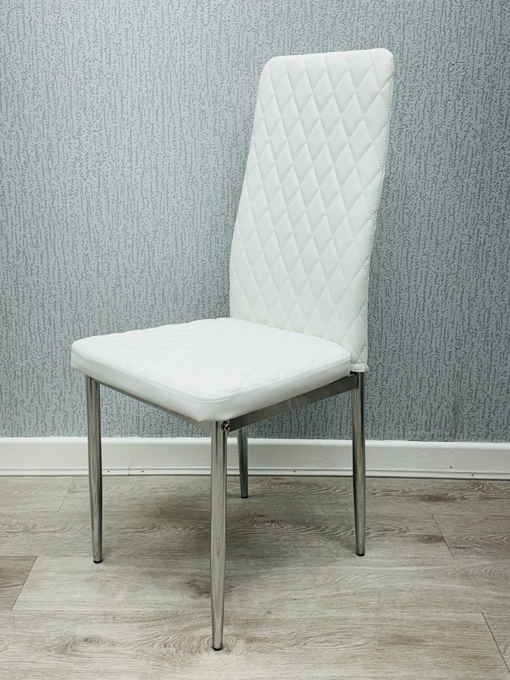 Morano White Glass Table with California Chairs